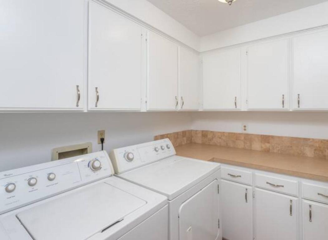 Experience Nirvana With Artwork Collections From Around The Globe Located In Lakewood Neighborhood In Se Boise Next To A Park, Minutes From Bown Crossing And The Boise River, 10 Minutes To Downtown, 4 Beds, Sleeps 8, Pets Welcome In Large Fenced In Y Extérieur photo